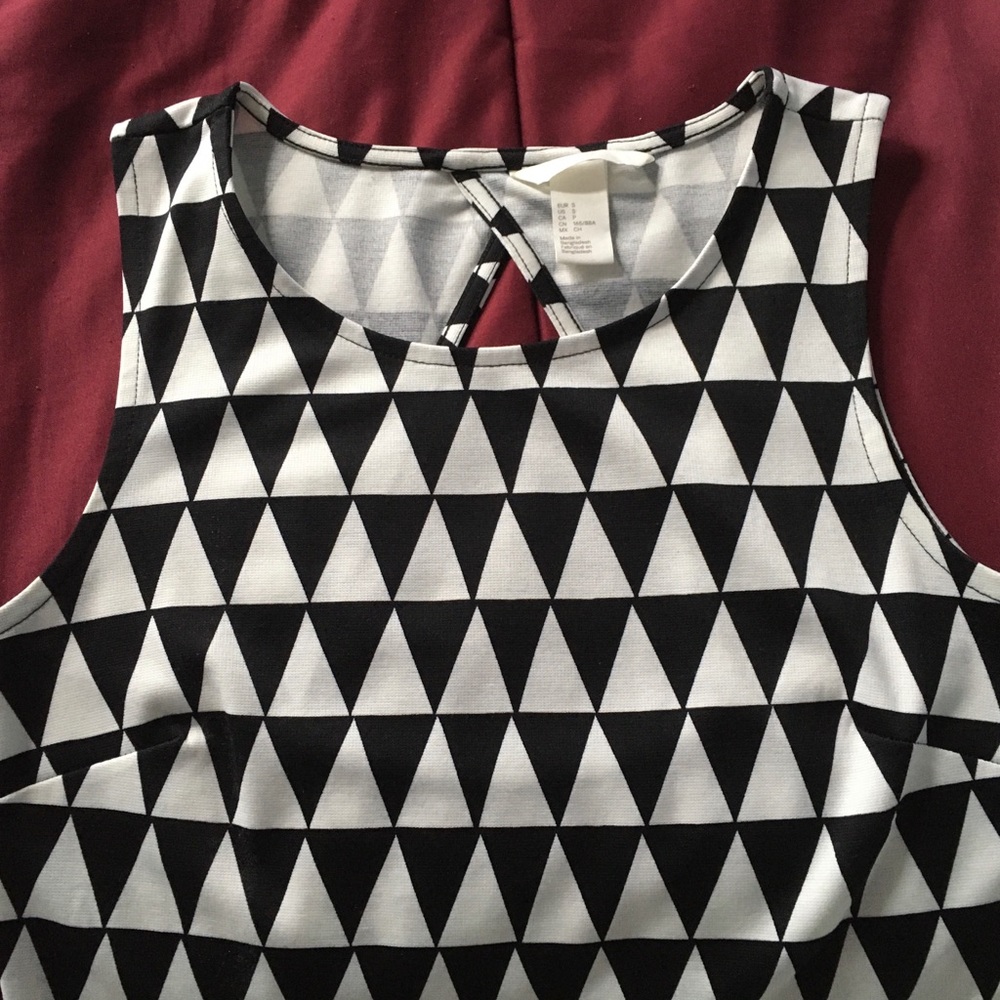 H&M Geometric Black and White Dress - Picture 3 of 5